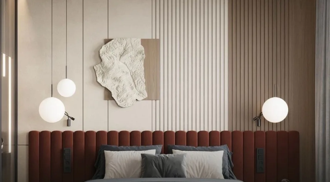 Chambre à la tête de lit en velours brique